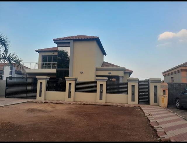 4 BEDROOM HOUSE FOR SALE IN DAWN PARK EXT
